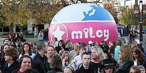 miley inflatable