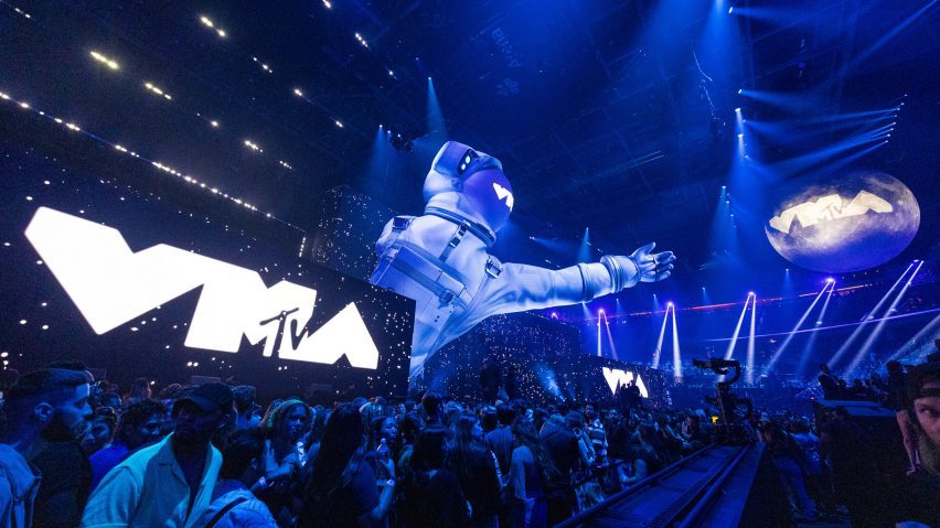 mtv vmas 2024 matt steinbrenner design stage set architecture inflatables new york dezeen 2364 hero 852x479