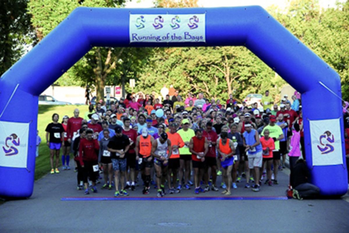 Running Bays Inflatable Arch